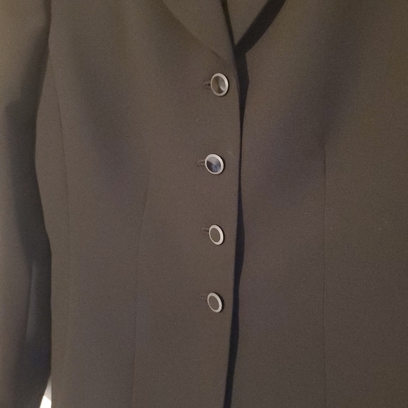 Le Suit ~ Classic Black 2 pc Skirt Suit - Picture 2 of 7